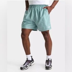 MEN'S NIKE CLUB WOVEN 6" FLOW SHORTS